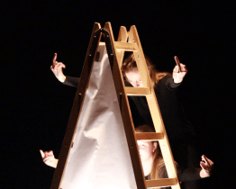 Úplně nahé divadlo představilo dvě inscenace