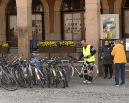 Před zlínskou radnicí se hromadila jízdní kola