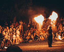 Fotograf Vít Valečka vystavuje nezkrotnou Sílu ohně 