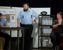 Ochotníci odehráli premiéru komedie Nevěra ve stádiu přípravy