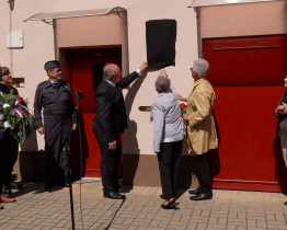 Pamětní deska připomíná bratry Pšurné, kteří bojovali na západní frontě