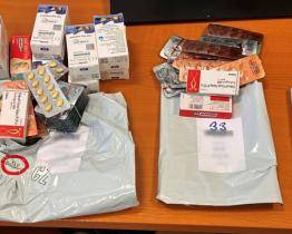 Zásilky s léky na podporu mužského libida skončily v rukou celníků. Navíc šlo o padělky