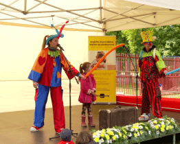 Den pěstounských rodin připomněl význam náhradní péče