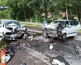Nehoda dvou osobních vozidel v Polichně si vyžádala čtyři zraněné
