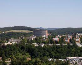 Centrální část sídliště Jižní Svahy se dočká zástavby. Město nyní chystá soutěž