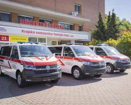 Baťova nemocnice pořídila tři nové sanitky. Jedna je speciálně upravená pro obézní pacienty