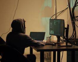 Podvodné investice do zlata připravily muže o neuvěřitelnou částku