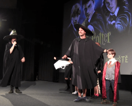 Víkend s Harrym Potterem přilákal do kina nadšence v kostýmech 