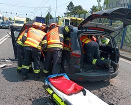 Při vážné nehodě ve Zlíně-Malenovicích se zranilo šest lidí. Na místo letěl vrtulník