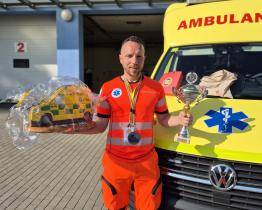 Chtěl jsem vystoupit ze své komfortní zóny a obstát i pod tlakem, říká nejlepší řidič záchranky v ČR Jan Kojecký