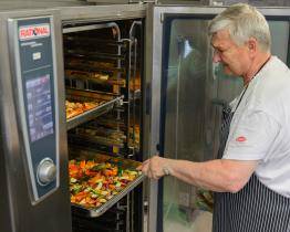 Zlínská menza připraví v průběhu filmového festivalu 3 000 porcí navíc