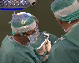 Ortopedi Baťovy nemocnice vyměňují ramenní klouby už 20 let