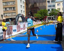 Festivalový půlmaraton ovládli běžci z Keni. Účast byla letos rekordní