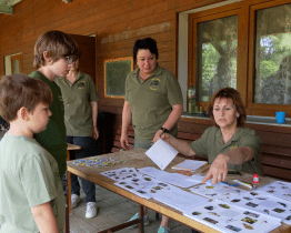 Děti se v Nivnici setkaly s myslivci, včelaři i liškou