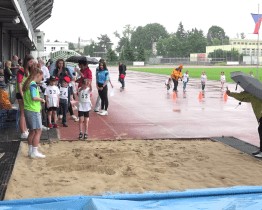 Děti z mateřských škol opět závodily v atletických disciplínách