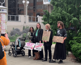 Školní akce Holka v saku, kluk v sukni vyvolala ve Vsetíně rozruch