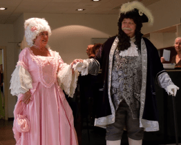 Přehlídka historických oděvů představila šaty už od středověku