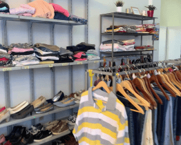 Dobročinný obchůdek Diakonie Vsetín oslavil deset let fungování