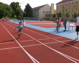 Pod Vinohrady závodily v atletice děti z mateřských škol z Brodu i okolí