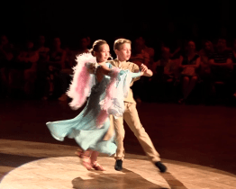 Intergalaktická taneční jízda napříč vesmírem zaujala publikum 