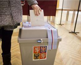 Krajský úřad přijal 22 kandidátek pro podzimní parlamentní volby. Voliči vyberou 12 poslanců