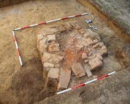 V místě pobořeného Penkova statku v Hluku vznikne odpočinková zóna. Prostor obsadili archeologové