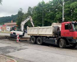 Práce na opravách vozovky na Ohradě pokračují další etapou