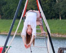 Cirkus LeGrando připlul se svou show na lodích po Moravě do Zašívárny U Osla