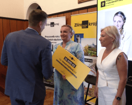 Zlínský kraj ocenil v Baťově vile Terezii Fojtíkovou z brodské Charity 