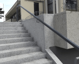 V Uherském Hradišti skončila oprava schodů do kina Hvězda