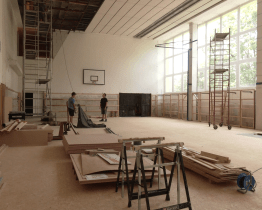 Hojně využívané tělocvičny v Otrokovicích se dočkají nových podlah a obložení