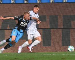 Parádní otočka Slovácka. První výhru trefil Krmenčík, hostující brankář fatálně chyboval