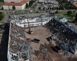 Sportovci musí využít ledovou plochu mimo Hradiště