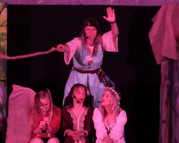 Ostrožsko-Lhotské divadlo oslavilo dvacet let Dívčí válkou