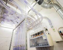 Baťova nemocnice spustila už sedmou linku potrubní pošty