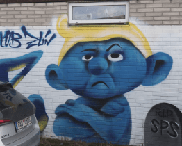 Rozlučte se se Šmoulím městem. Příští týden půjde k zemi