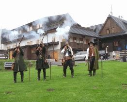 Folklorní soubory se představily na mezinárodním festivalu na Soláni