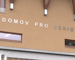 Krásnou moderní budovu si senioři v Luhačovicích užívají již 10 let