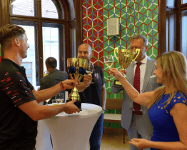 Spolky a organizaci si slavnostně převzaly dotační smlouvy