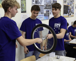 Děti se seznámily se zázraky, které dokáže fyzika