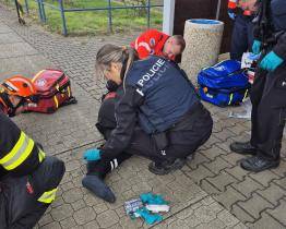 Středa ve znamení nehod. Na Kroměřížsku srazil vlak člověka, 70 cestujících museli evakuovat