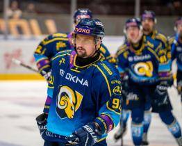 Vysokou výhru Beranů proti Třebíči režíroval hattrickem Holík. Vsetín zaváhal s rezervou Pardubic