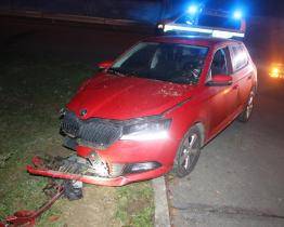 Mladík řídil ve Zlíně pod vlivem a bez řidičáku. Dva spolujezdci po nehodě utekli