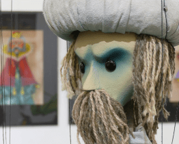 Slovácké muzeum vystavuje loutky Oldřicha Rédy