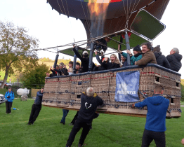 Herci Slováckého divadla se stali skutečnými vzduchoplavci