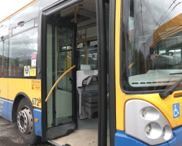 Povolání řidiče trolejbusů už není jen mužskou doménou