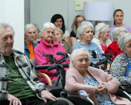 Základní umělecká škola připravila seniorům výstavu i koncert