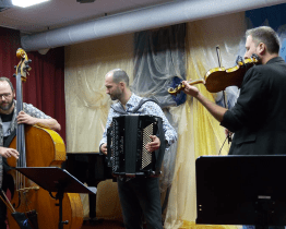 V koncertním sále ZUŠ měl premiéru repertoár Invisible World Tomáše Lišky