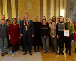 Účastníky podzimní výzvy 10 000 kroků přivítal na radnici starosta