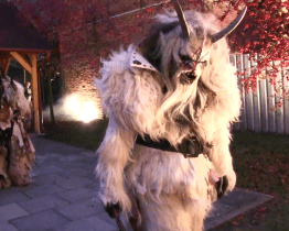 Do Zarazic se sjeli čerti i ohňová show